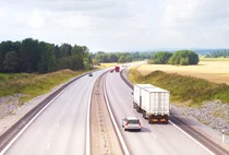 스웨덴, 세계 최초로 주행 중 무선 전기 충전 도로 구축