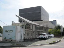 서울 성동구,국내 최초로 태양광으로 생산된 전력으로 전기차 충전