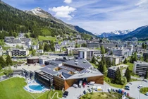 다보스, 지속가능한 국제 정상회의 비결은 뭘까