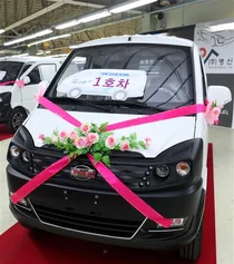 전기차 '다니고 밴' 대통령 SNS축하 속 등장