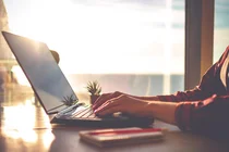 [분석과 전망] 원격근무 vs 사무실 출근…포스트 코로나 시대 근무형태 여전히 의견 ‘분분’