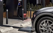 제네시스, 무선충전 상용화 적극 추진...강남•수지 등 5곳 EV충전소 오픈