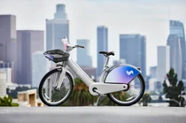 우버 vs 리프트…비슷하면서도 다른 마이크로모빌리티와 자율주행 전략