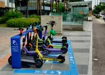 수원시, 전동 킥보드 자동충전 ‘스마트 충전 스테이션' 시범 설치