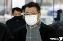 코로나19 대박주의 몰락..신풍제약 2세, 미공개정보 이용 혐의로 검찰 고발