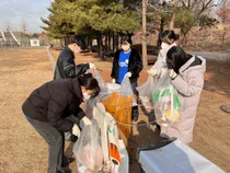 bhc그룹 해바라기 봉사단, 봄맞이 서울숲공원 쓰레기 줍기