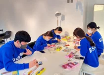 bhc그룹 해바라기 봉사단, 제3세계 아동 학용품 만들기 봉사 