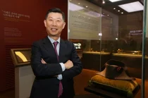 김홍국, 축산업 전문가에서 그룹 회장으로 격상 [회장님의 입사지원서] 