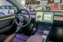 주행중 운전대 분리에 '또 조사'...테슬라 주가 3% ↓