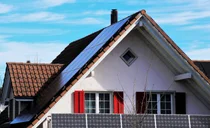 독일 가정집의 '대변신'..발코니에 태양광 발전시설