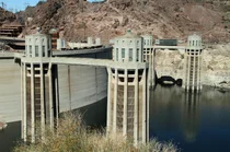 '청정에너지' 수력발전소의 '역설'..