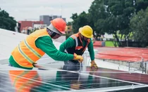 태양광 산업 일자리 증가 기여…노동질 ‘기대이하’ 