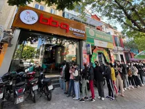 윤홍근 BBQ 회장, 동남아도 기하급수 성장 이끌어