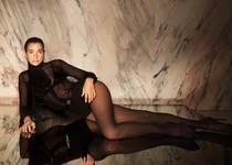 입생로랑 뷰티, 두아리파 ‘러브샤인 워터샤인 립스틱’ 캠페인 공개