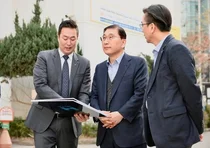 윤영준 현대건설 대표, 여의도 한양아파트 현장 방문...