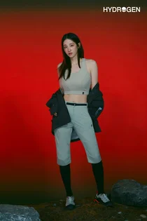 9000억 사나이 오타니 앞에서 레깅스 시구한 전종서, 아웃도어 브랜드 앰버서더 발탁