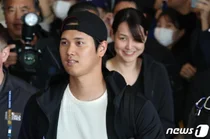 '9천억원의 사나이' 오타니, 아내와 함께 한국 왔다