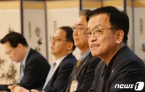 최상목, 기관에 밸류업 투자 독려..