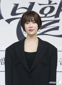 황정음, 회삿돈 자기돈 안 가리고 코인하다 쪽박..횡령 혐의 재판까지