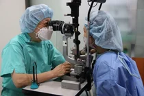 노화로 인한 노안 백내장증상…수술 시 고려해야 할 사항은?