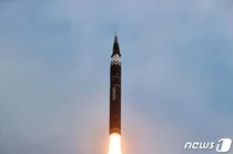 北, 평양서 탄도미사일 발사…'괌 사정권' 극초음속 미사일 가능성