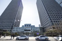 '주가 더블' LG디스플레이, 사무직 희망퇴직 실시…작년 6월 이후 4번째