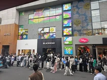 위글위글, 상해 플래그십 스토어 오픈… 1만명 인파 