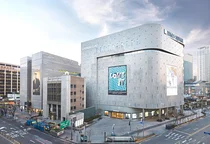 신세계百, 타임스퀘어점 여성 패션 전문관 새 단장