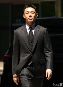 '마약 상습 투약' 유아인 법정구속...1심 징역 1년