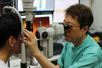 발병 연령 낮아지는 '백내장', 초기 발견과 치료 중요