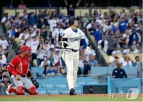오타니, 3경기 연속 홈런포..내셔널리그 홈런 1위 굳건