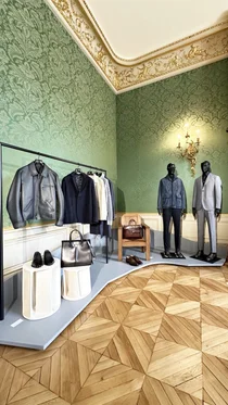 벨루티, 2025 봄/여름 컬렉션 파리 패션 위크서 선보여