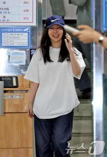 민희진, 8시간 첫 조사 후 웃으며...