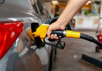 유류세 인하 2개월 또 연장..휘발유 164원·경유 174원↓