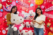 '50살 헬로키티' 마지막 팝업스토어 