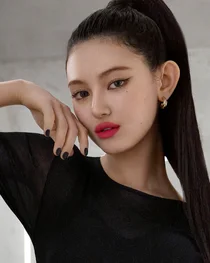 입생로랑 뷰티, 뉴진스 다니엘과 '잉크 블러 틴트' 캠페인 공개