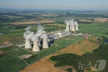 체코 원전 일시 보류...삼성물산·두산에너빌리티 급락