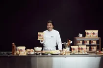 농심, ‘신라면 툼바’ 광고모델로 에드워드 리 발탁