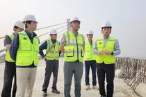 정원주 대우건설 회장, 해회 현장경영 강화...인도 비하르 교량 현장 방문