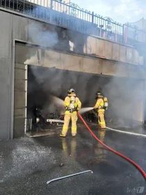 용인서 아이오닉 충전 중 화재…차량 2대 전소