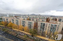 '압구정 현대' 165억원에 팔려..6개월새 35억 뛰었다