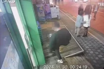 1시간 동안 눈사람 만들었더니 웬놈이 주먹, 발로 퍽퍽