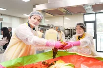 HDC현대산업개발, 김장 나눔 봉사…취약계층에 김치 310박스 전달