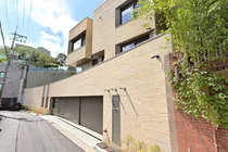 '올데프 애니 할머니' 이명희 회장 한남동 자택...11년째 전국 가장 비싼 집