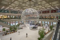 아모레퍼시픽, 용산 본사에 이불 작가 설치 작품 공개