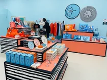 “예술과 굿즈의 경계를 허물다”..장줄리앙의 종이세상 '인기'