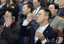 국민의힘 단체대화방 지금 모습은..'탄핵 찬성' 김상욱 향한 분노