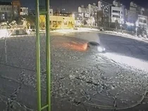 설날 학교 운동장서 '자동차 드리프트' 논란