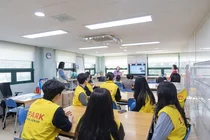 HDC현대산업개발,  서대문구 지역주민과 함께 흙공 만들기 봉사활동 진행 