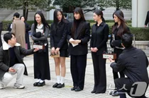 뉴진스(NJZ) 독자 활동 안돼'…법원, 어도어 가처분 신청 인용